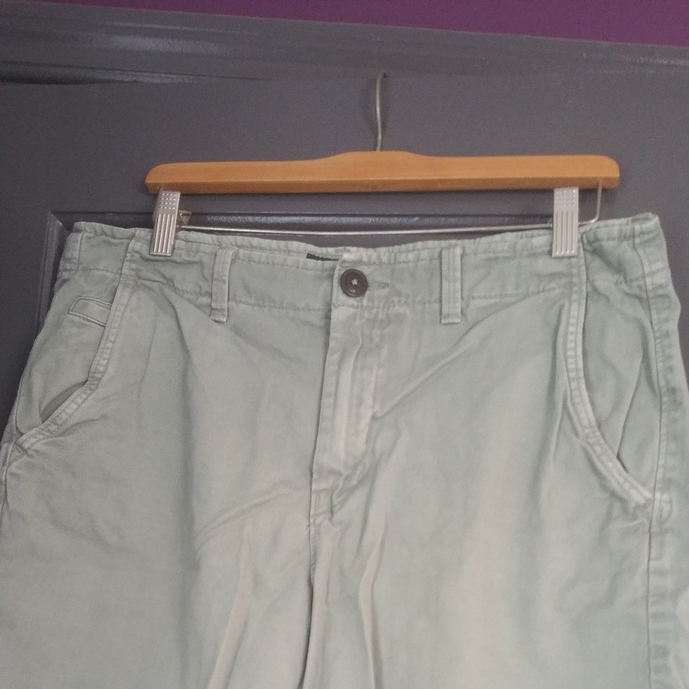 Men's American Eagle Green Classic Shorts size 32